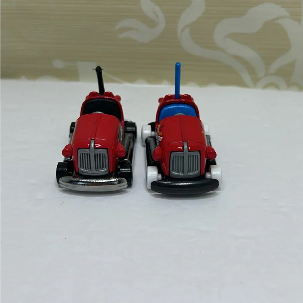 Hotwheels Bumper Cars - Picture 2 of 7